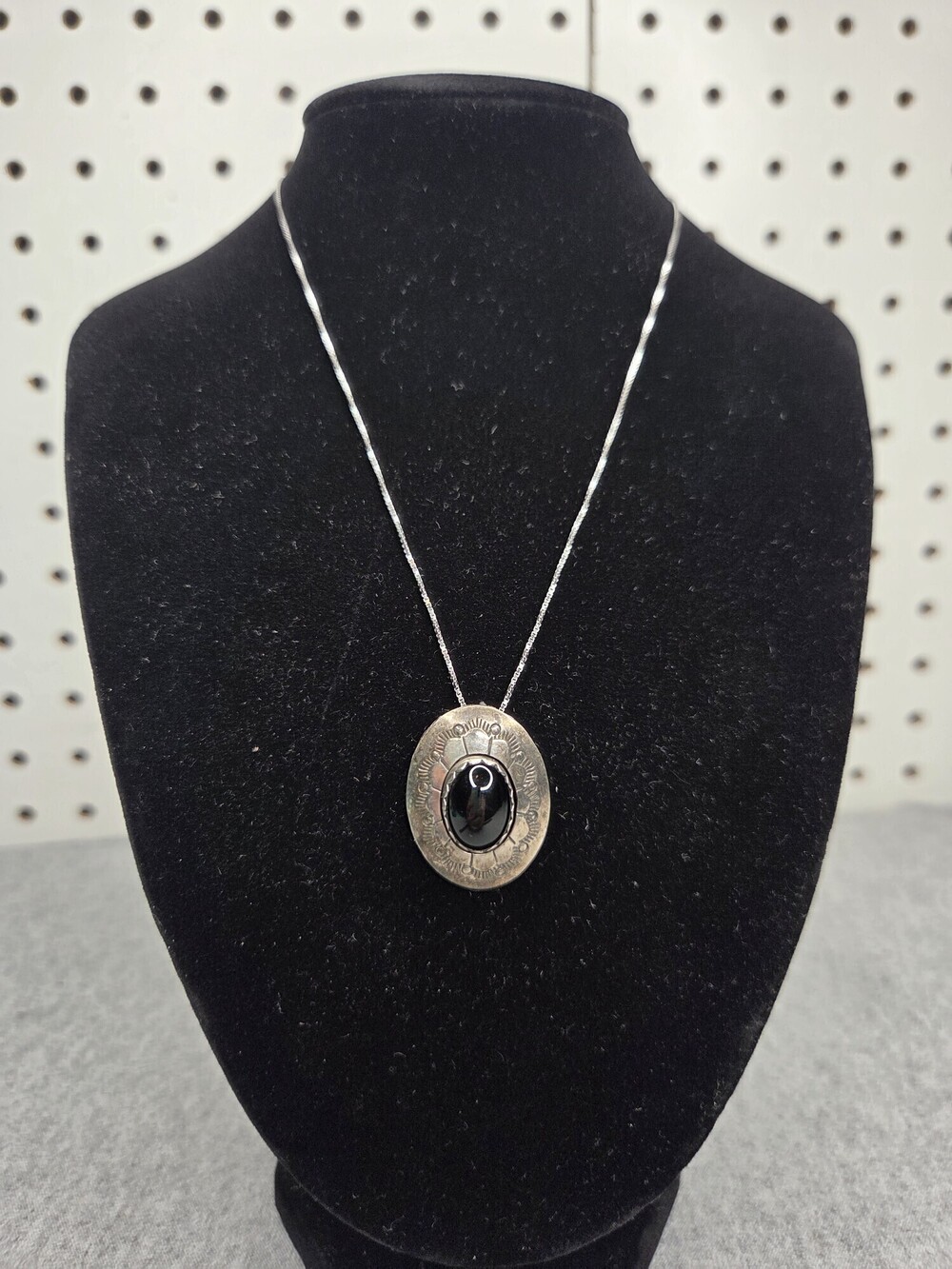 Vintage Navajo Signed LS Sterling Silver 925 Onyx Oval Concho Pendant Necklace